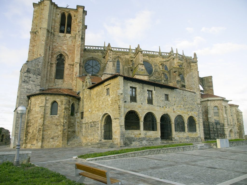 Qué ver en Castro Urdiales. La iglesia de Santa María de la Asunción. 